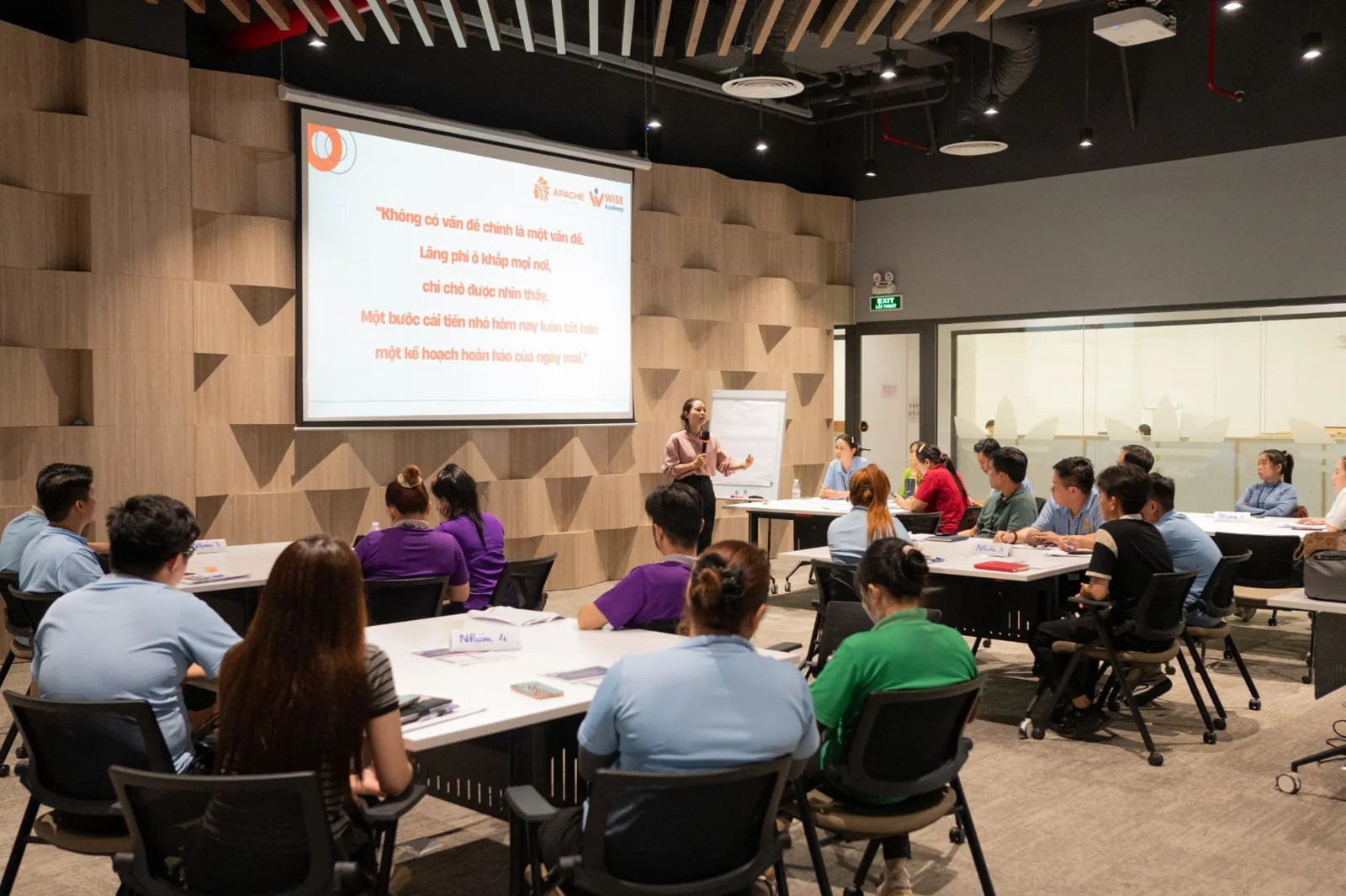 Đứng lớp Lean Fundamental & Kaizen Mindset cho đội ngũ quản lý sản xuất Apache Footwear