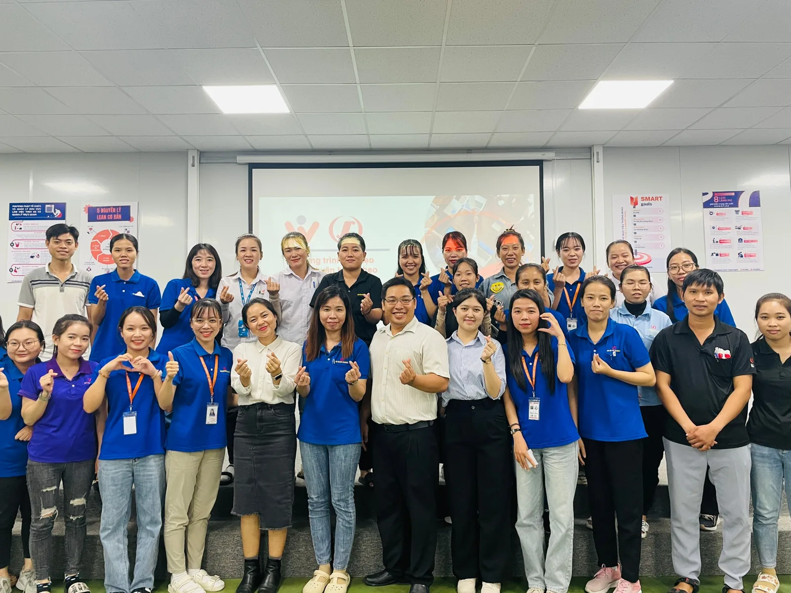 Cùng học viên chương trình đào tạo tại doanh nghiệp